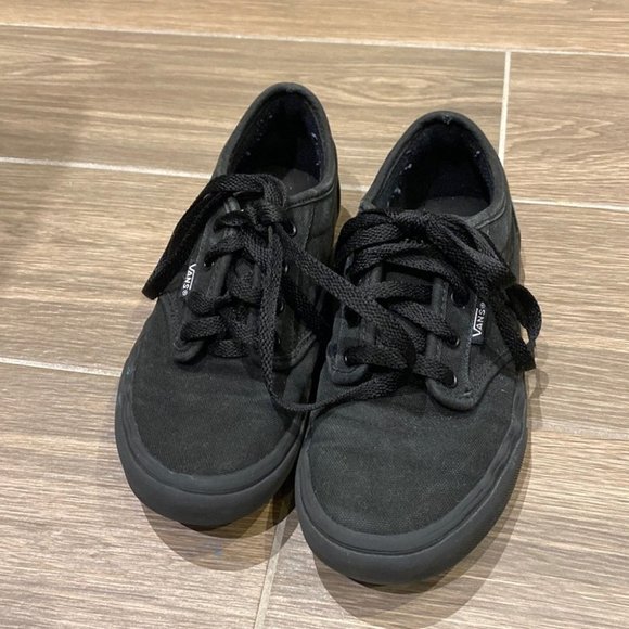 Vans Kids Unisex Solid Black Running Sneaker Shoes Lace Up Size 4 Youth - Picture 1 of 6